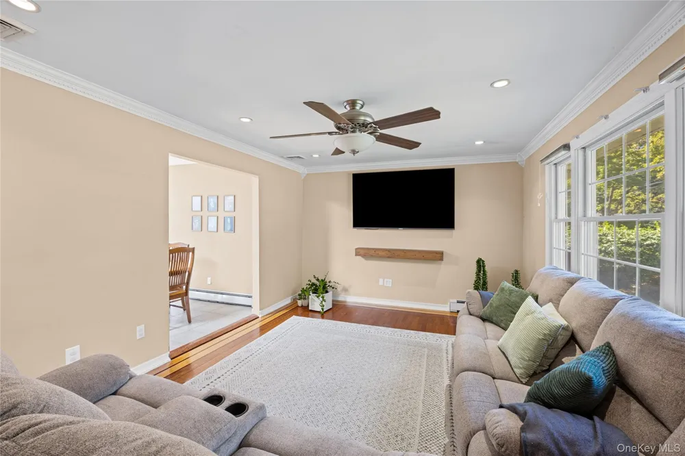 45 Marbeth Circle Miller Place, NY 11764