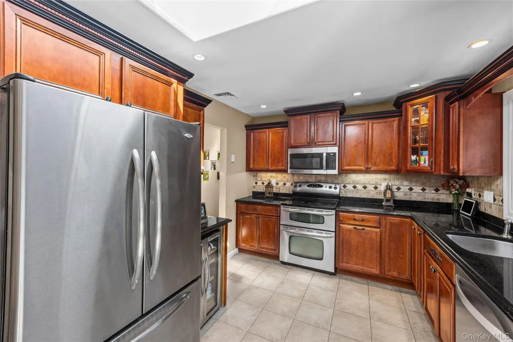 45 Marbeth Circle Miller Place, NY 11764