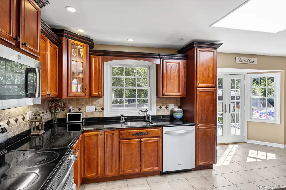 45 Marbeth Circle Miller Place, NY 11764