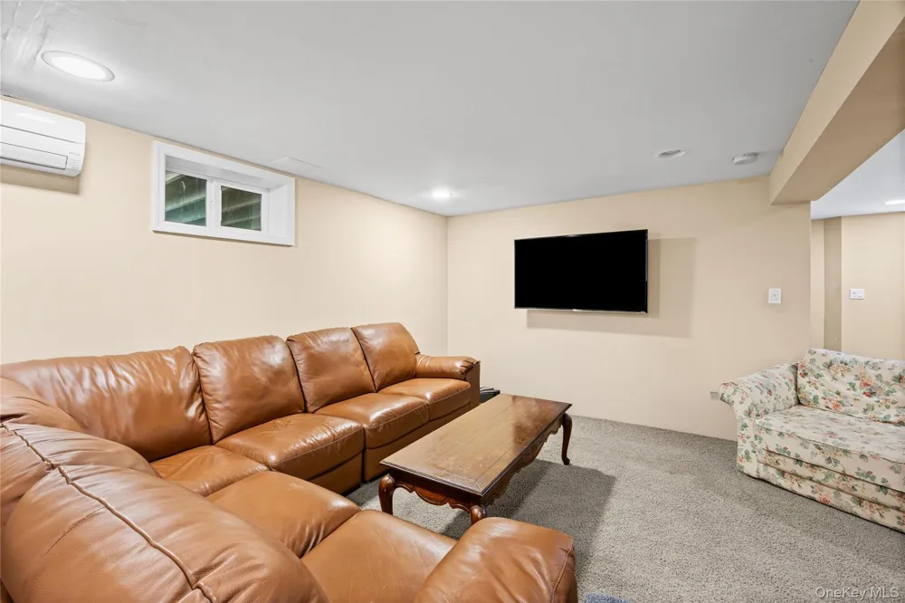 45 Marbeth Circle Miller Place, NY 11764