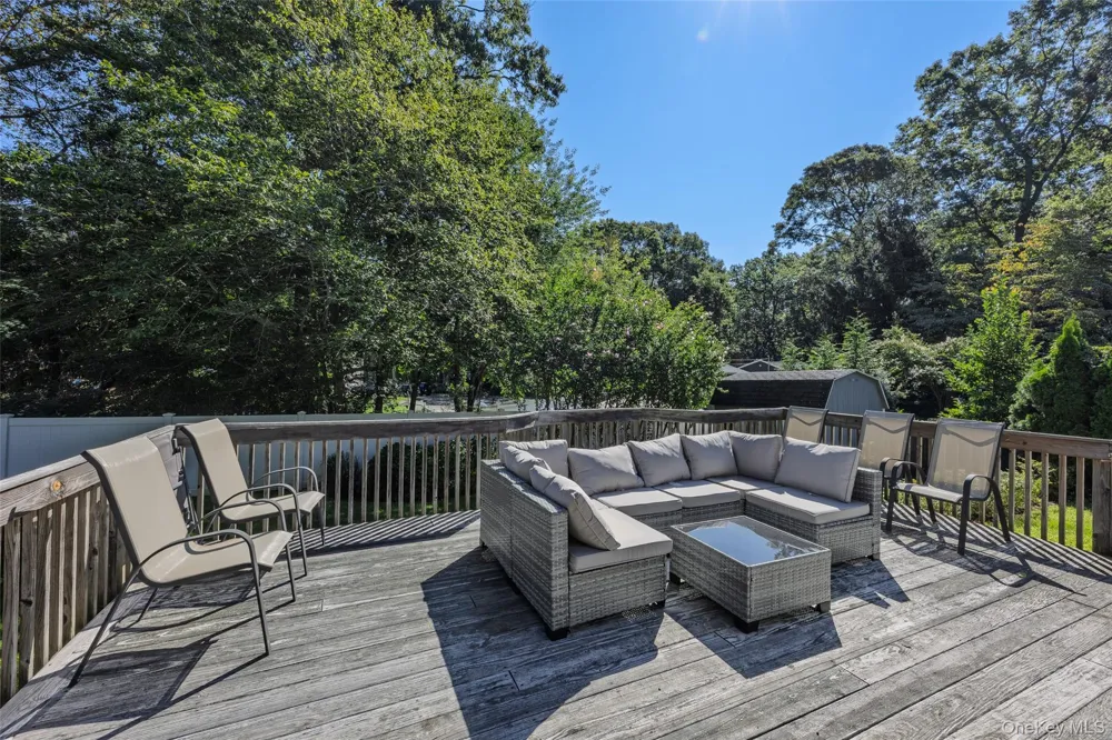 45 Marbeth Circle Miller Place, NY 11764