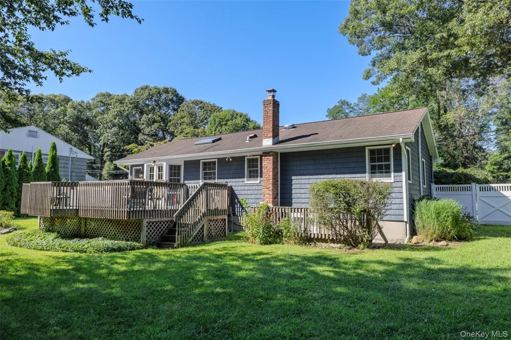 45 Marbeth Circle Miller Place, NY 11764
