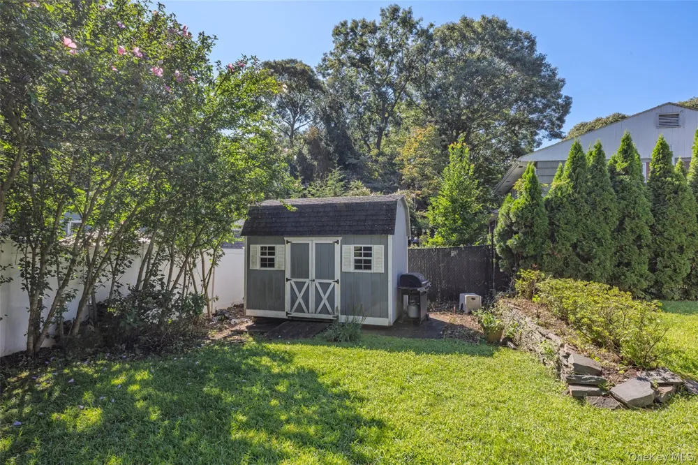 45 Marbeth Circle Miller Place, NY 11764