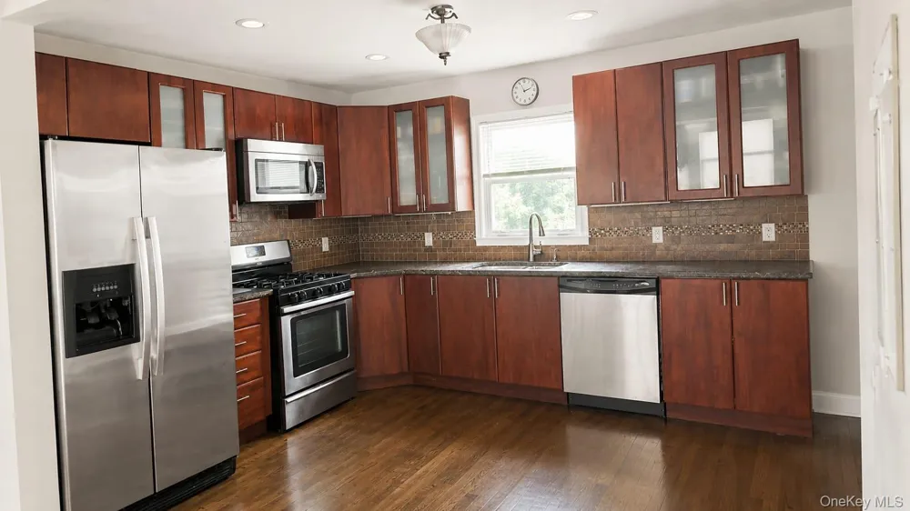 485 5th Avenue Cedarhurst, NY 11516