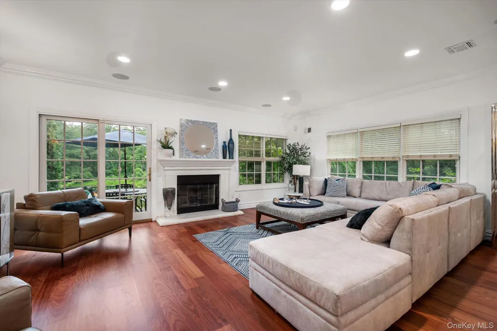 9 The Preserve #9 Woodbury, NY 11797