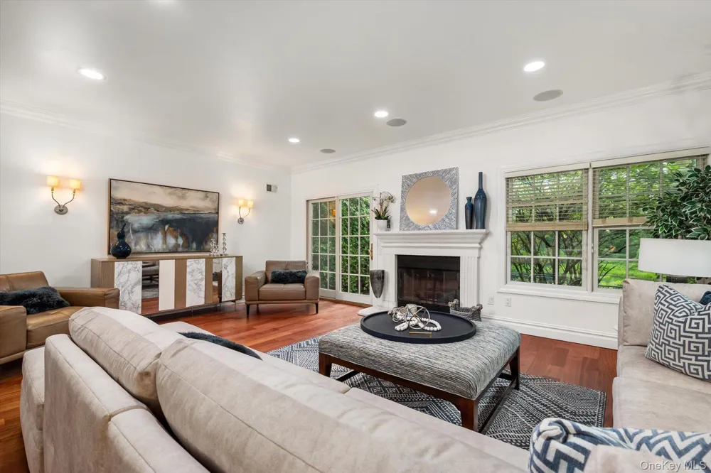 9 The Preserve #9 Woodbury, NY 11797