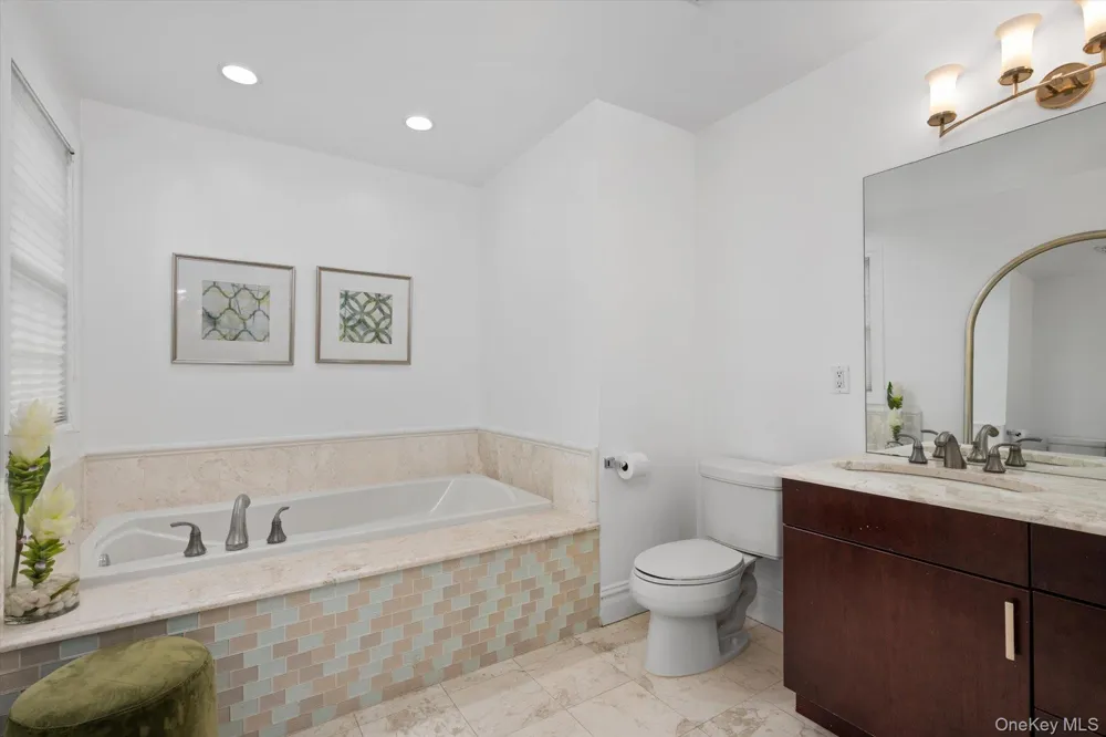 9 The Preserve #9 Woodbury, NY 11797