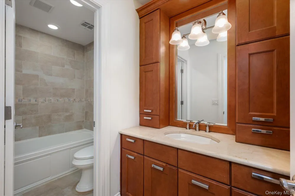 9 The Preserve #9 Woodbury, NY 11797