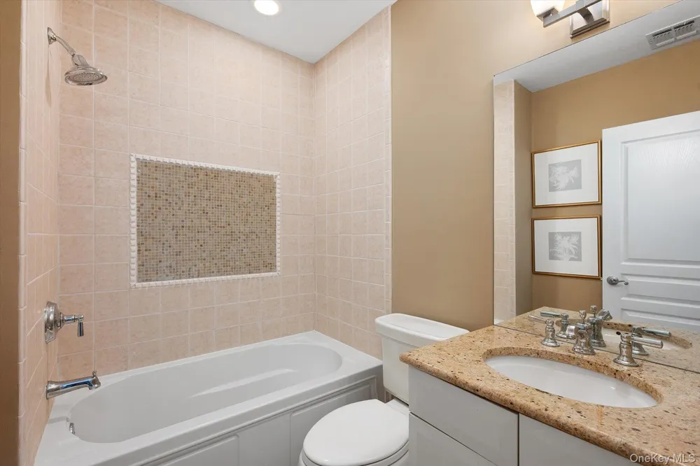 9 The Preserve #9 Woodbury, NY 11797