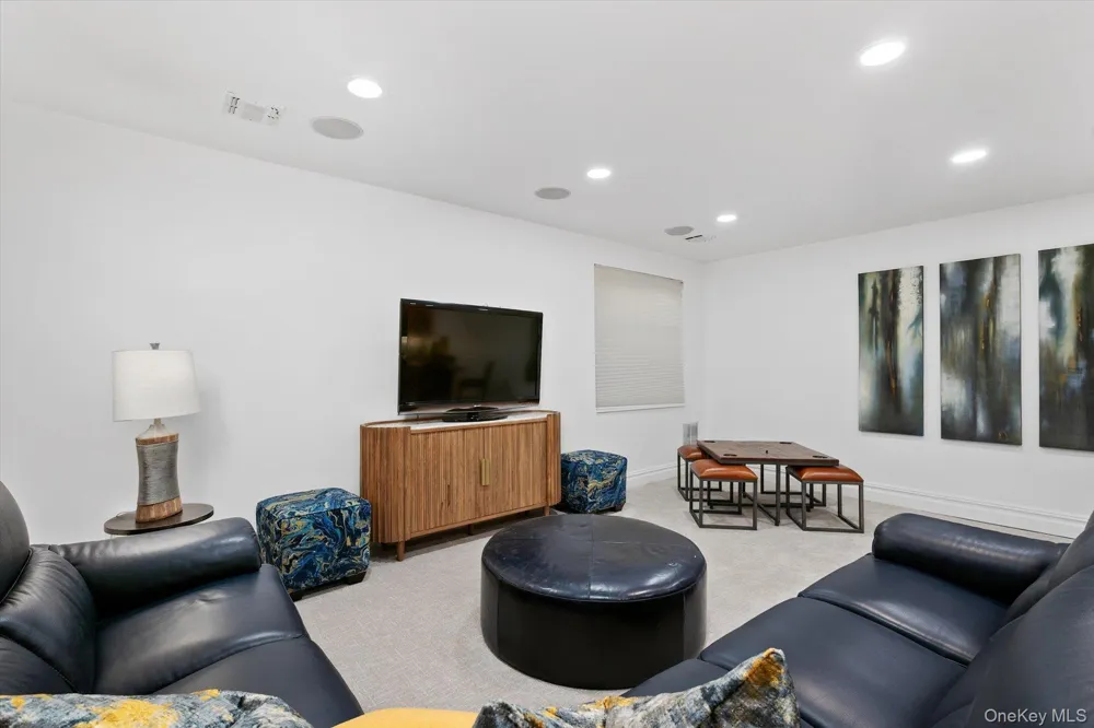 9 The Preserve #9 Woodbury, NY 11797