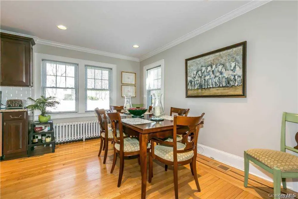 16 Union Avenue Glen Head, NY 11545
