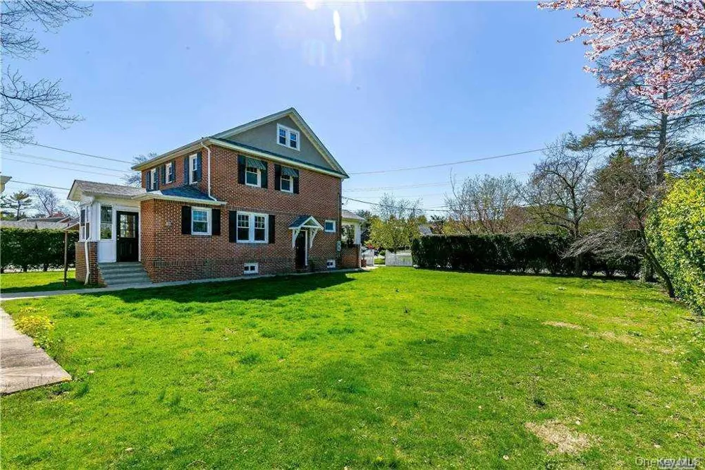 16 Union Avenue Glen Head, NY 11545