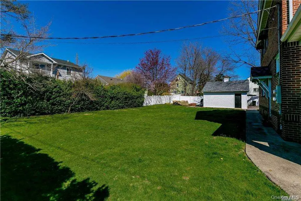 16 Union Avenue Glen Head, NY 11545