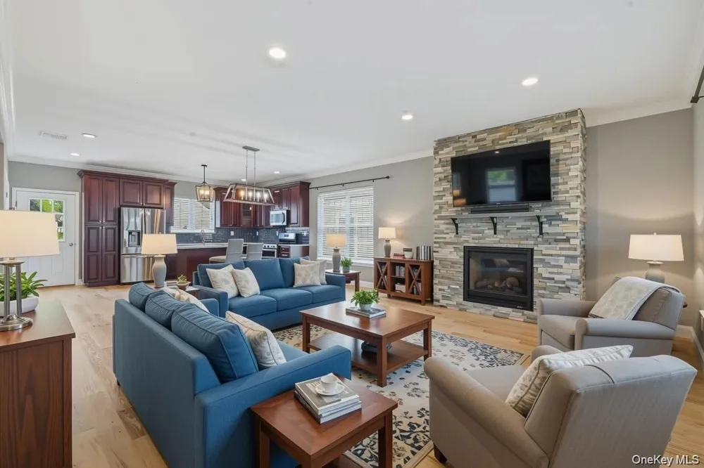 9 Emerson Terrace Highland, NY 12528