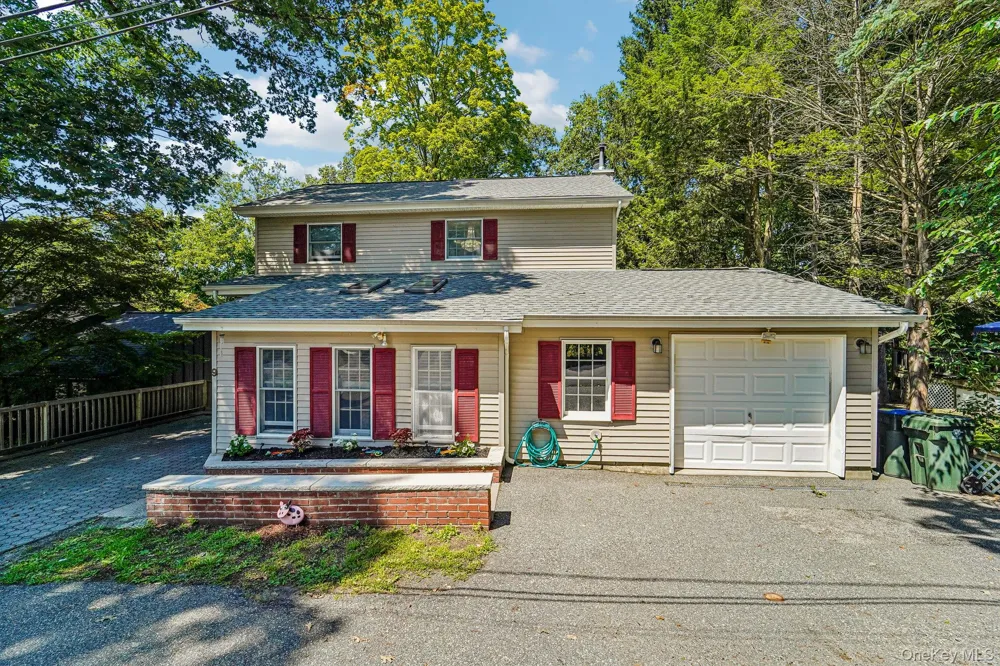 9 Morgans Way Greenwood Lake, NY 10925