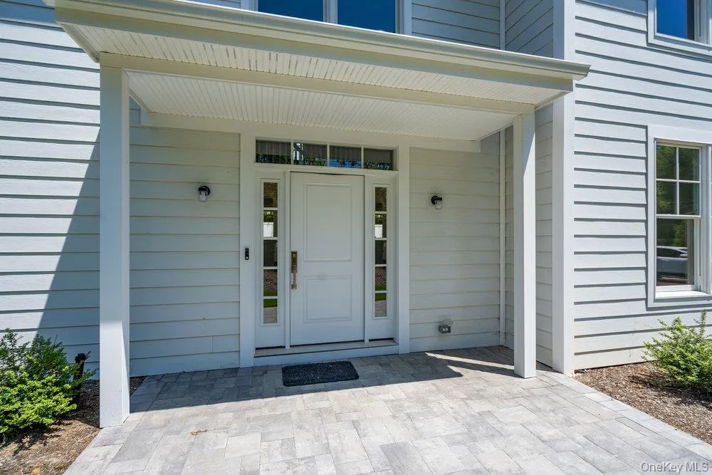 44 Plainview Road Woodbury, NY 11797