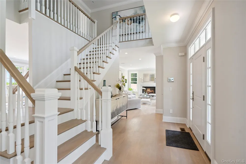 44 Plainview Road Woodbury, NY 11797