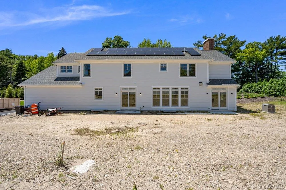 44 Plainview Road Woodbury, NY 11797