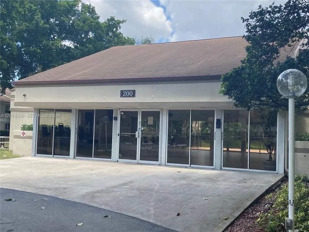 507 Gardens #203 Pompano Beach, FL 33069