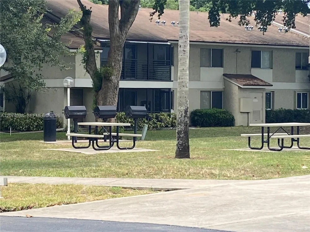 507 Gardens #203 Pompano Beach, FL 33069