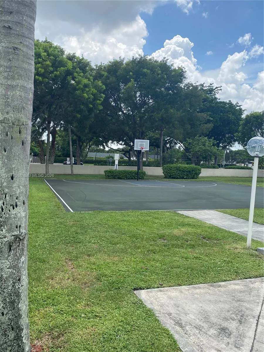 507 Gardens #203 Pompano Beach, FL 33069