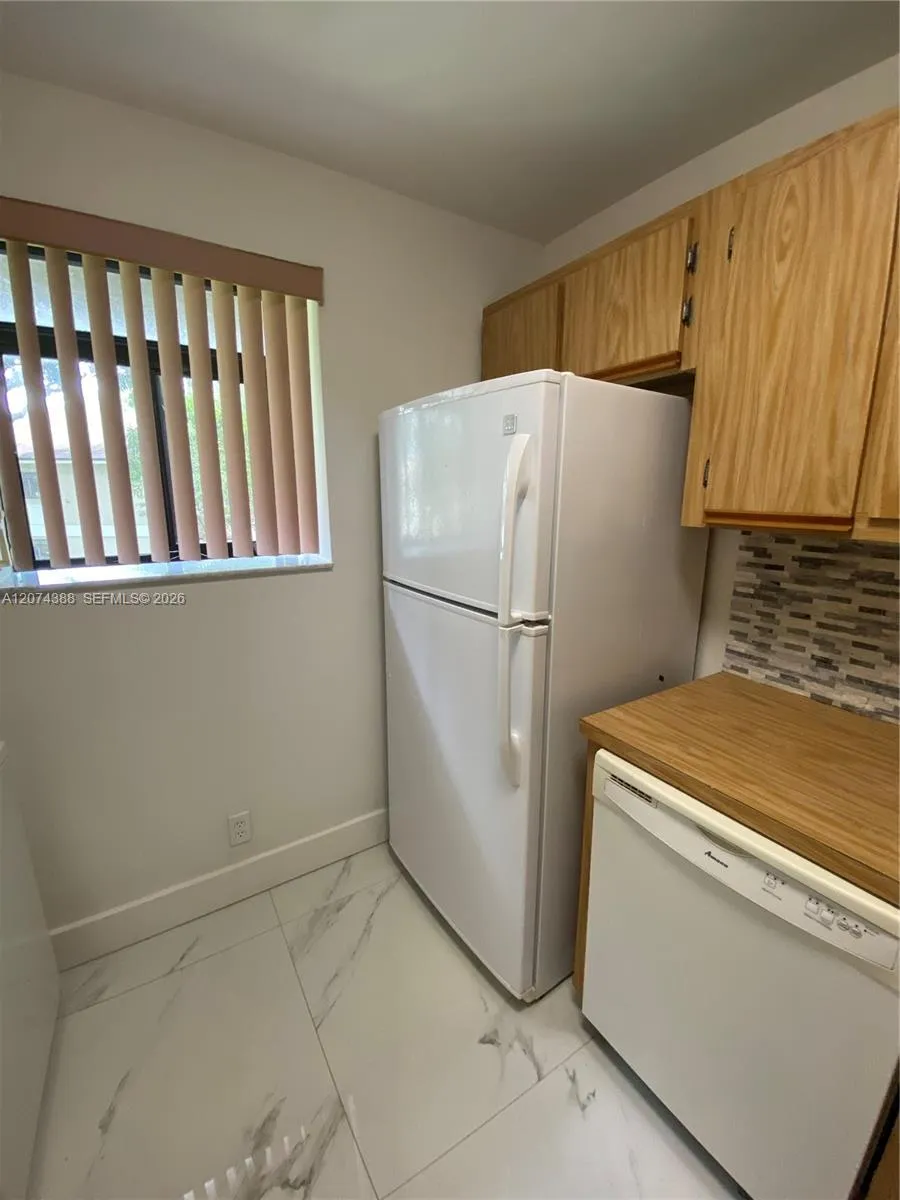 507 Gardens #203 Pompano Beach, FL 33069