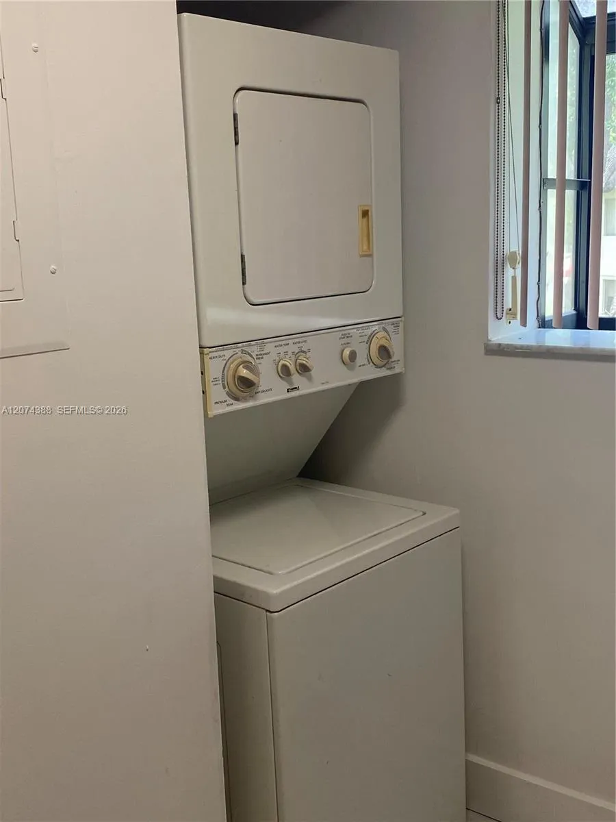 507 Gardens #203 Pompano Beach, FL 33069