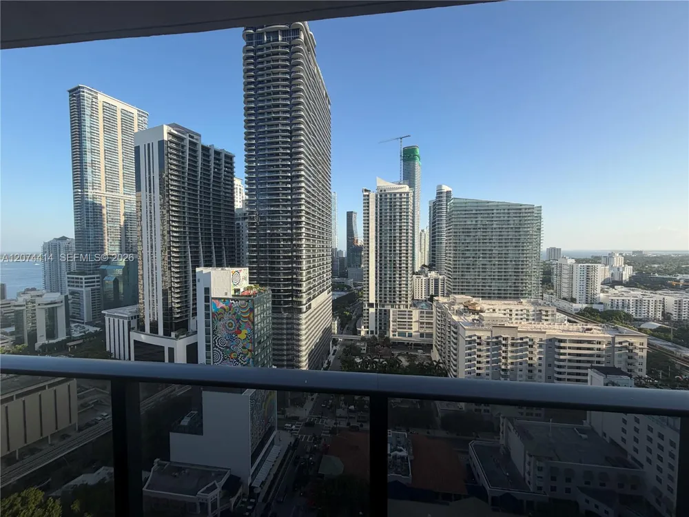 45 SW 9th St #2504 Miami, FL 33130
