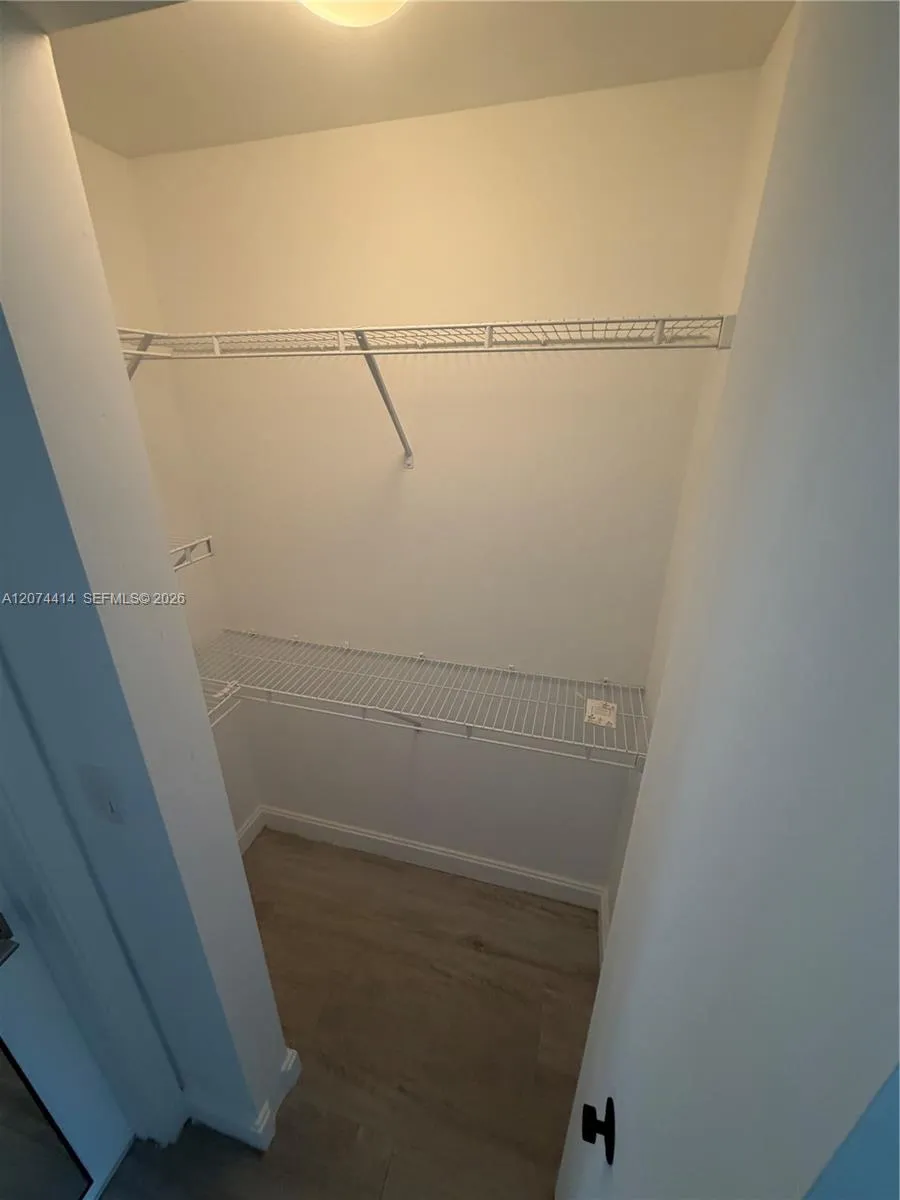45 SW 9th St #2504 Miami, FL 33130