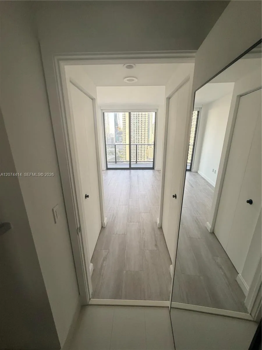 45 SW 9th St #2504 Miami, FL 33130