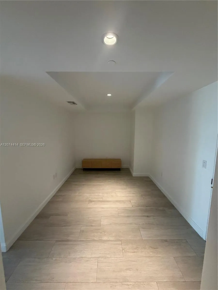 45 SW 9th St #2504 Miami, FL 33130