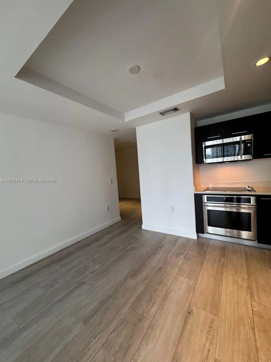 45 SW 9th St #2504 Miami, FL 33130