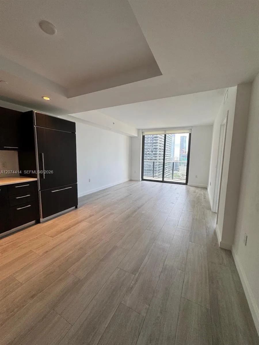 45 SW 9th St #2504 Miami, FL 33130