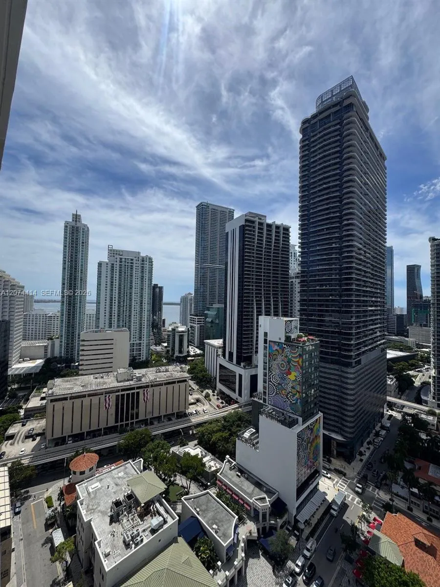 45 SW 9th St #2504 Miami, FL 33130