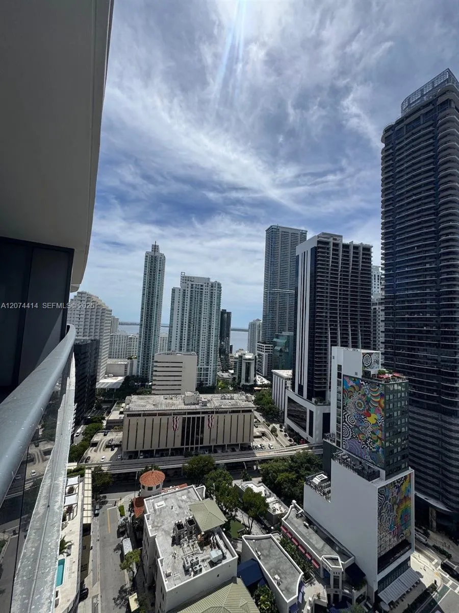 45 SW 9th St #2504 Miami, FL 33130