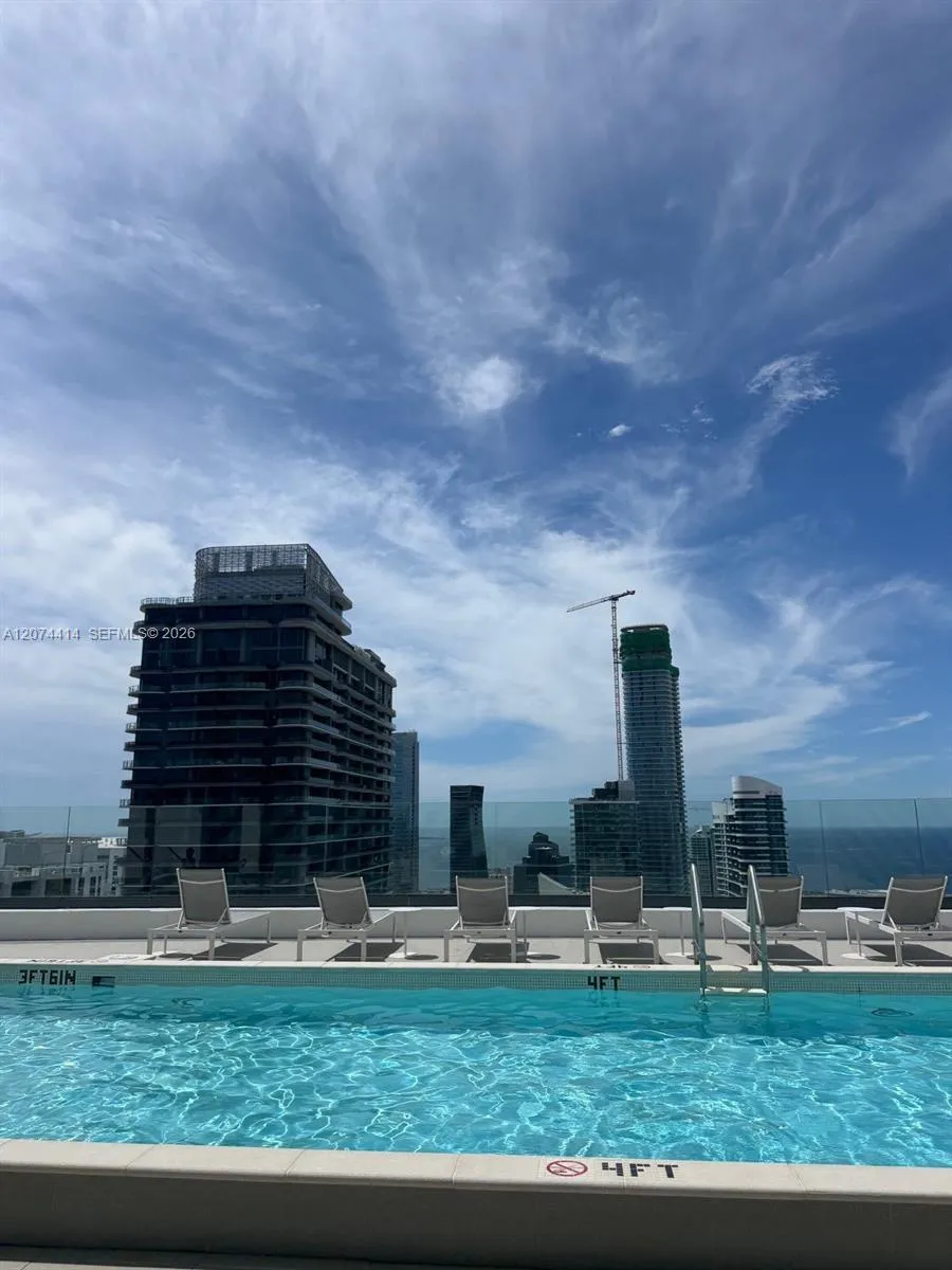 45 SW 9th St #2504 Miami, FL 33130