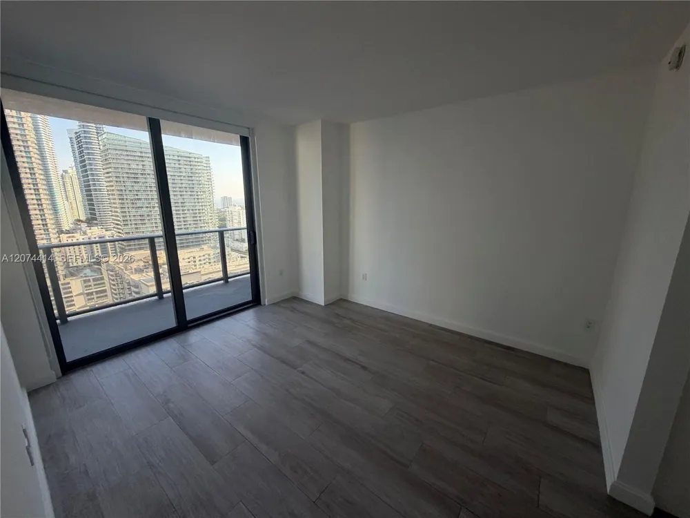 45 SW 9th St #2504 Miami, FL 33130