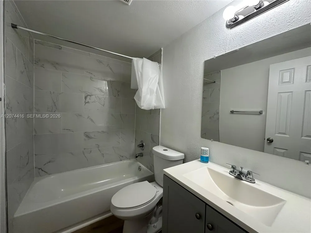 3616 NE 11th Ave #3 Oakland Park, FL 33334