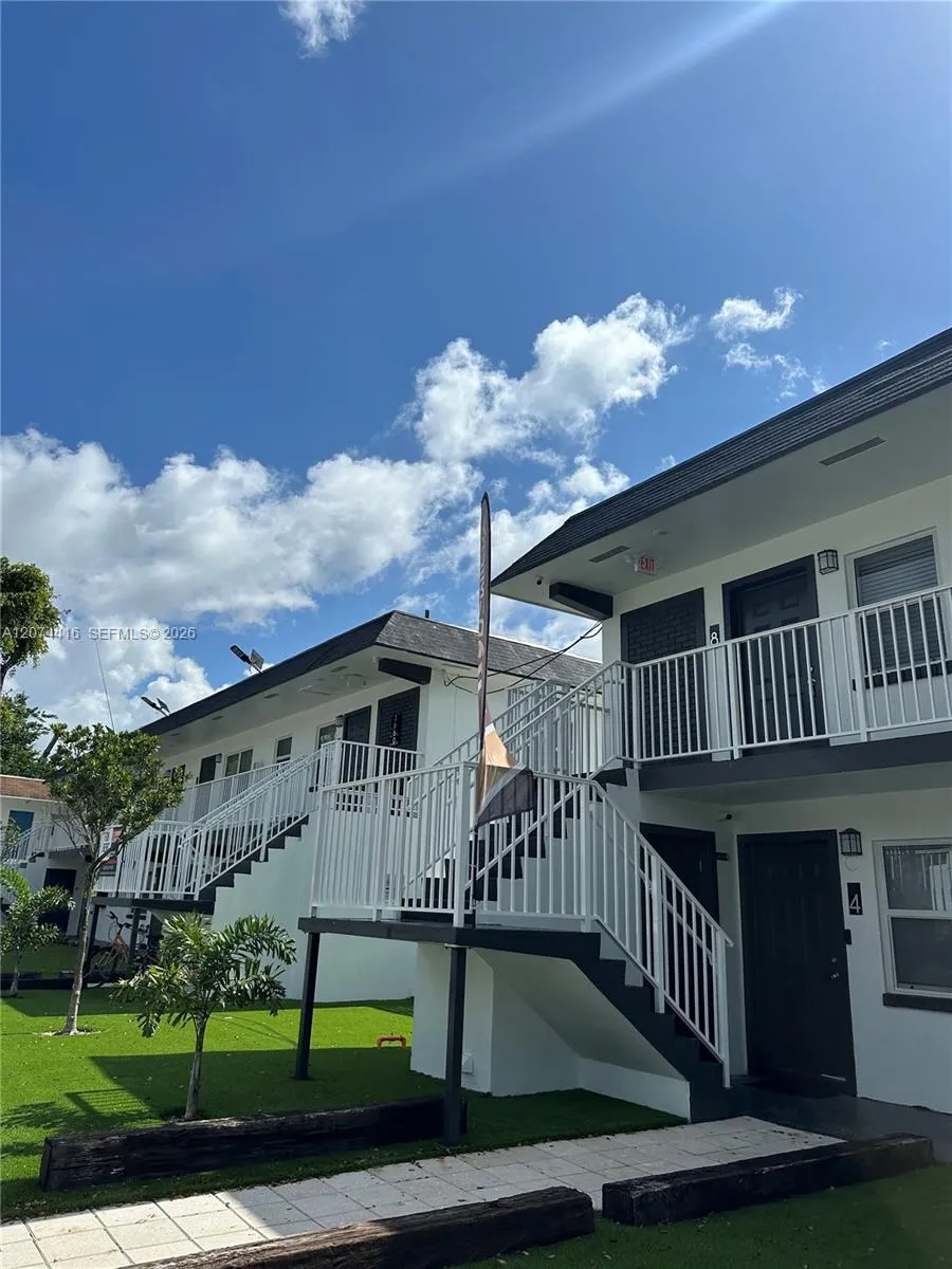 3616 NE 11th Ave #3 Oakland Park, FL 33334