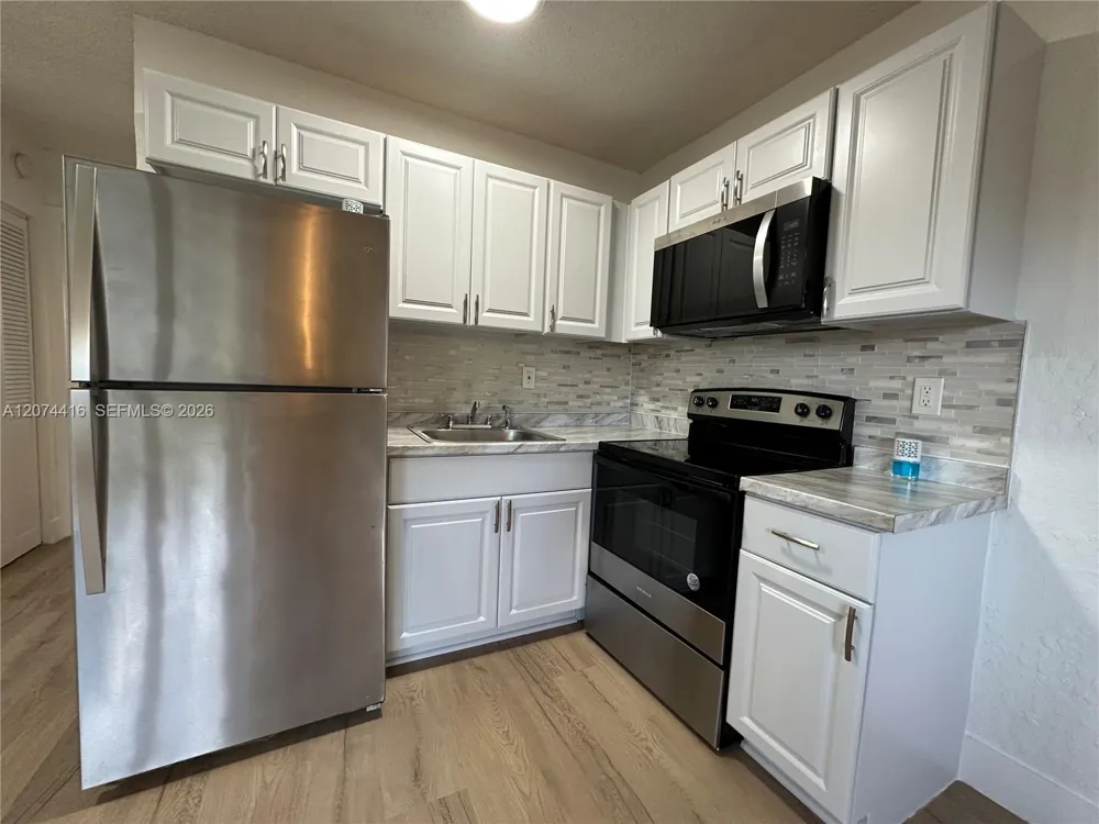 3616 NE 11th Ave #3 Oakland Park, FL 33334