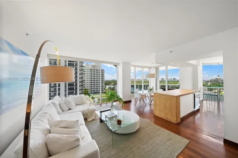 4779 Collins Ave #1005