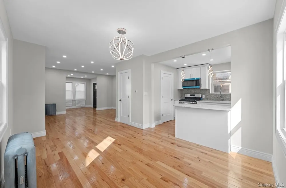 21432 112th Road Queens Village, NY 11429