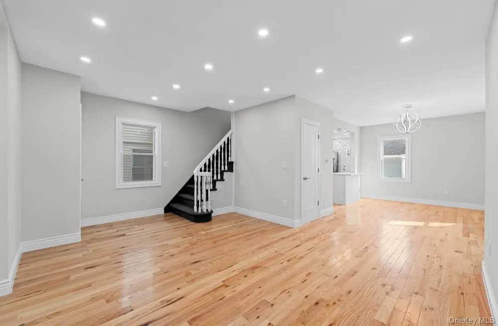21432 112th Road Queens Village, NY 11429