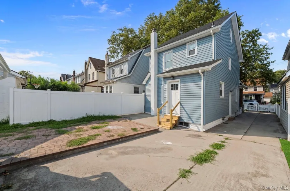 21432 112th Road Queens Village, NY 11429