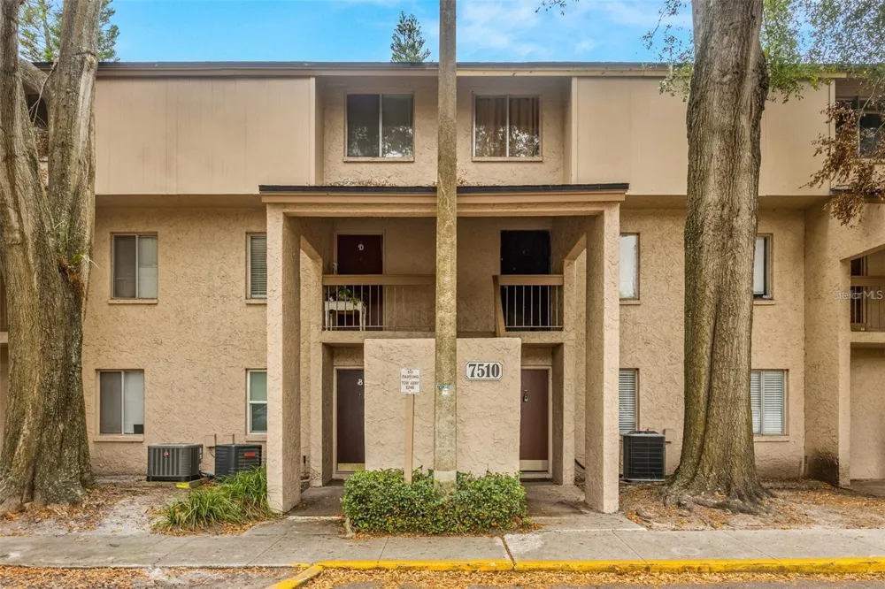 7510 PRESLEY PLACE #98-A Tampa, FL 33617