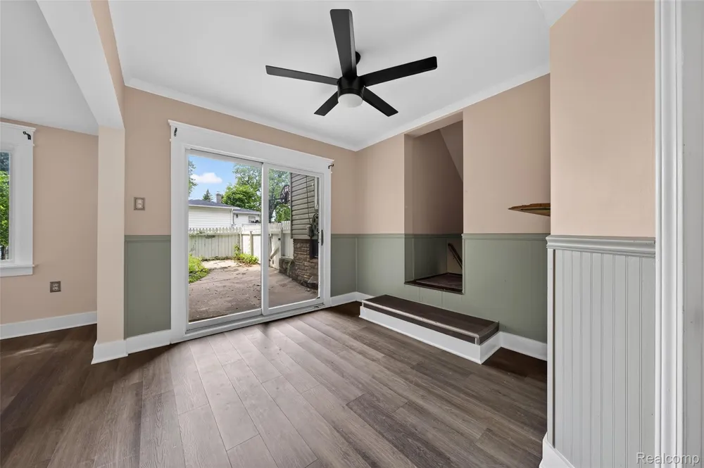 112 Glanworth Street Orion Charter Township, MI 48362