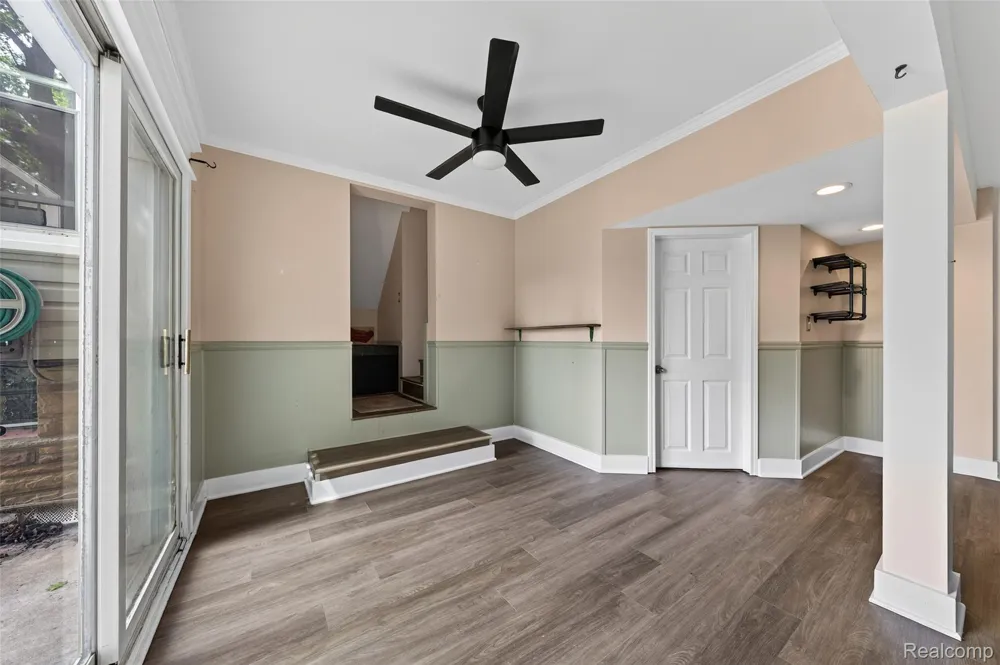 112 Glanworth Street Orion Charter Township, MI 48362