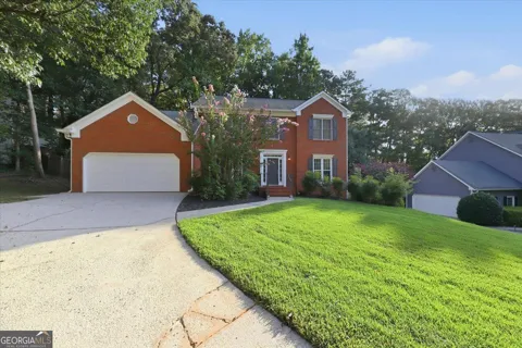 245 St Martins DR SE