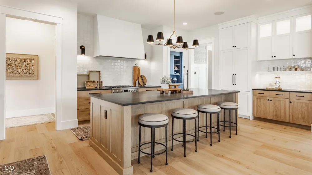 5778 Marvie Drive Zionsville, IN 46077
