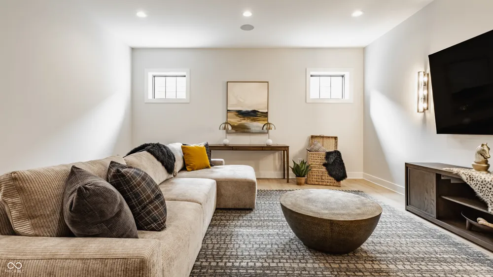 5778 Marvie Drive Zionsville, IN 46077